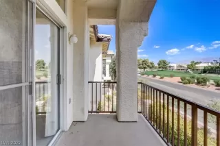 Photo #4: 2436178 Listing