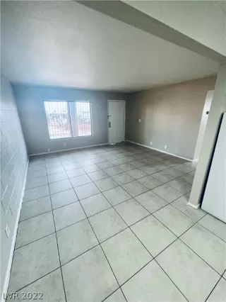 Photo #4: 2436258 Listing 