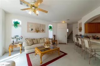 Photo #3: 2436262 Listing