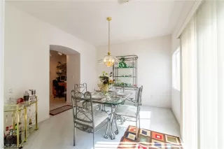 Photo #6: 2436262 Listing