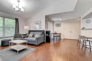 Photo #3: 2436323 Listing