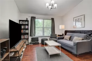 Photo #5: 2436323 Listing