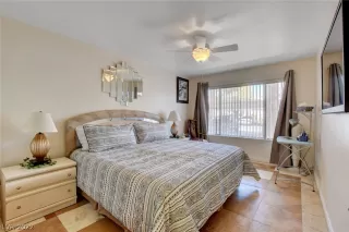 Photo #4: 2436335 Listing 