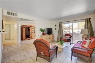 Photo #5: 2436335 Listing 