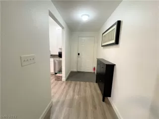 Photo #3: 2436338 Listing 