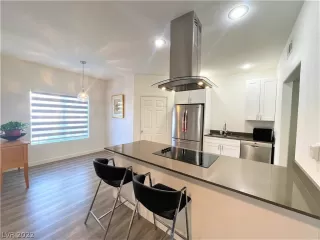 Photo #4: 2436338 Listing 