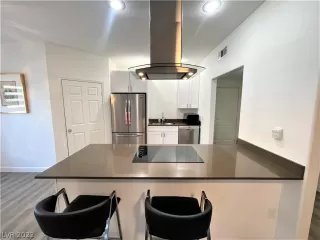 Photo #5: 2436338 Listing 