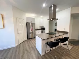 Photo #6: 2436338 Listing 