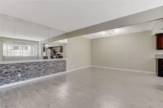 Photo #3: 2436339 Listing 