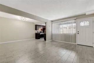 Photo #4: 2436339 Listing 