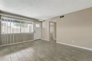 Photo #5: 2436339 Listing 