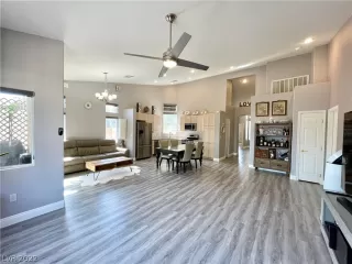 Photo #1: 2436348 Listing 