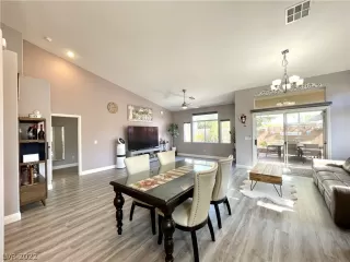Photo #2: 2436348 Listing 
