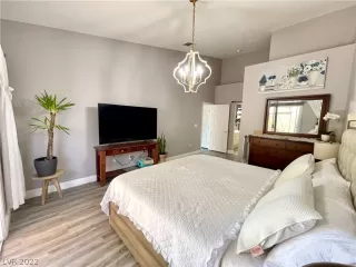 Photo #6: 2436348 Listing 
