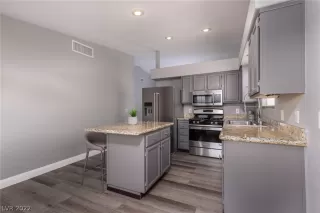 Photo #6: 2436365 Listing