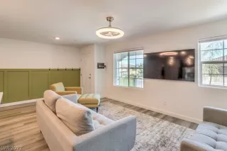 Photo #5: 2436373 Listing