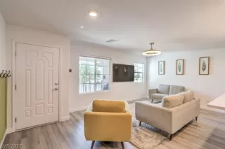 Photo #6: 2436373 Listing