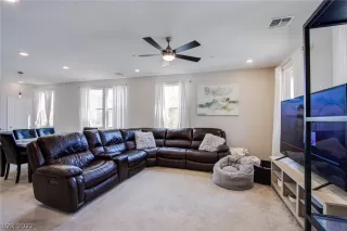Photo #2: 2436391 Listing 