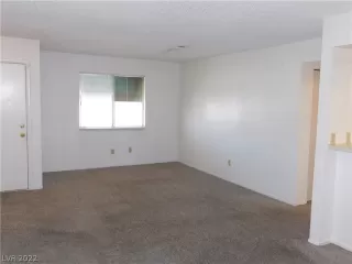 Photo #4: 2436422 Listing 