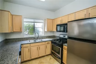 Photo #2: 2436492 Listing