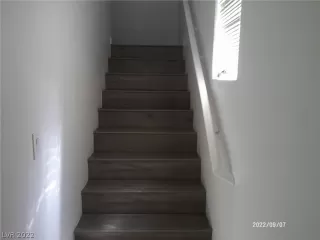 Photo #4: 2436501 Listing