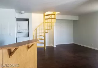 Photo #1: 2436521 Listing