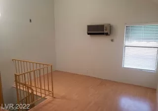 Photo #3: 2436521 Listing