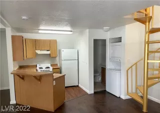 Photo #5: 2436521 Listing