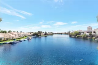 Photo #4: 2436526 Listing