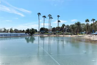 Photo #6: 2436526 Listing