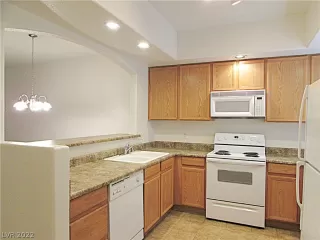 Photo #5: 2436560 Listing 