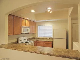 Photo #6: 2436560 Listing 