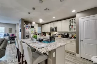 Photo #3: 2436598 Listing 