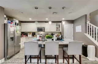 Photo #4: 2436598 Listing 