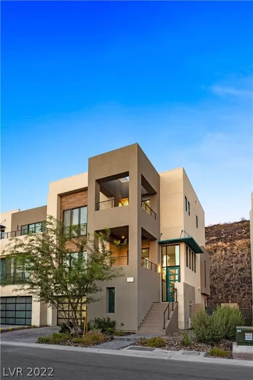 MLS: 2436601 Condo For Sale