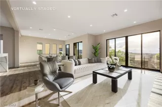 Photo #6: 2436601 Listing