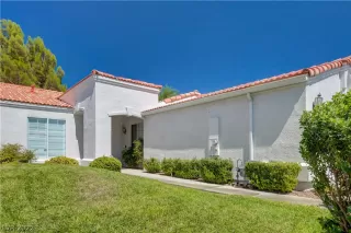 Photo #3: 2436603 Listing