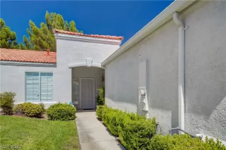 Photo #4: 2436603 Listing