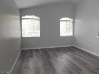 Photo #3: 2436608 Listing 