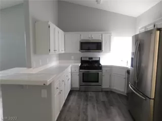 Photo #6: 2436608 Listing 