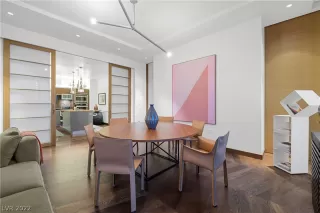 Photo #4: 2436642 Listing 