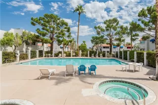 Photo #2: 2436682 Listing