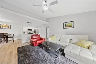 Photo #4: 2436688 Listing