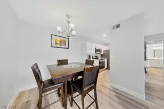 Photo #6: 2436688 Listing