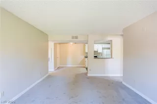 Photo #4: 2436702 Listing