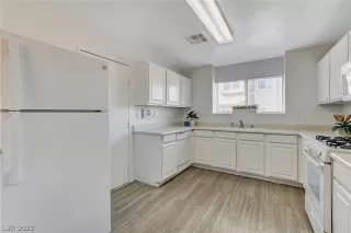 Photo #4: 2436721 Listing 