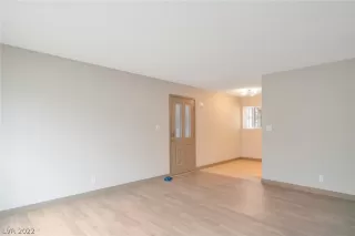 Photo #3: 2436734 Listing