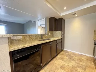 Photo #3: 2436748 Listing 