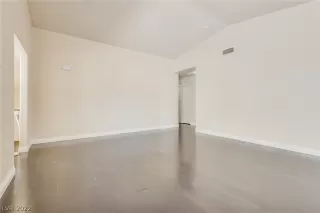 Photo #5: 2436756 Listing 