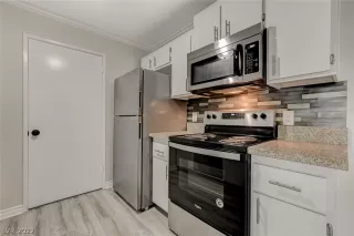 Photo #3: 2436764 Listing